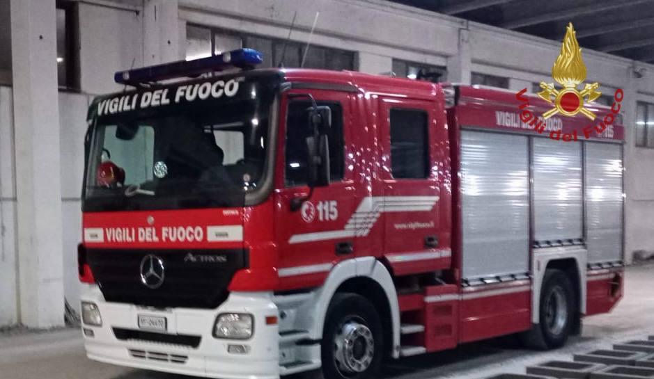 Incidente sul lavoro in azienda che commercia materiale edile: morto un operaio