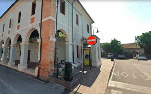 Bomba al Postamat di Villamarzana: squarciata un’ala del municipio