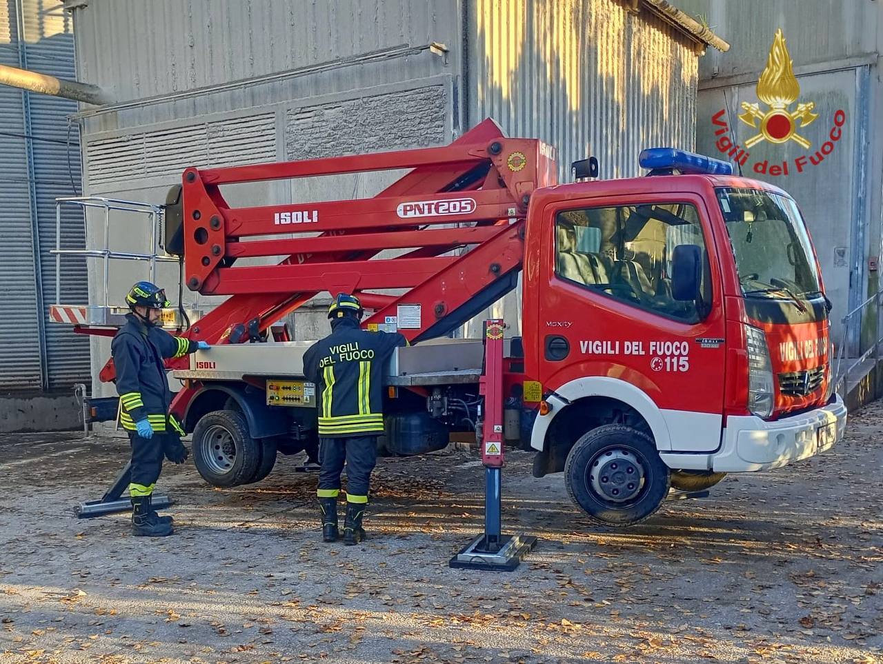 Precipita dal tetto di un silos a San Martino di Venezze, muore un operaio di 47 anni