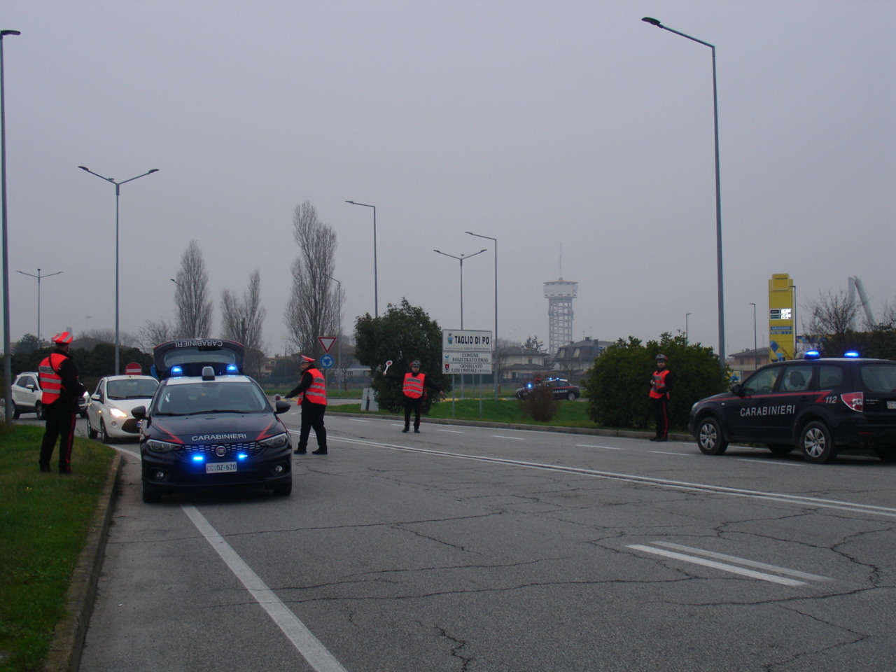 Sorpreso con un coltello a serramanico: denunciato un 29enne a Taglio di Po