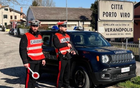 Trovato in possesso di sostanze stupefacenti e denaro: arrestato dai Carabinieri di Porto Viro