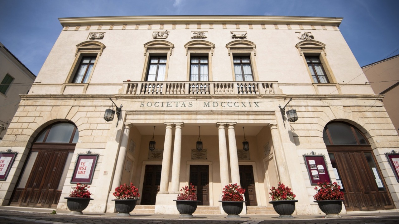 Furti nei teatri nella notte: rubato l’incasso di “Piccole donne”, danni e paura anche al Teatro Studio