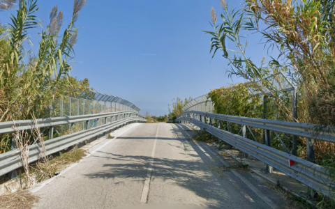 Lavori al ponte sul Canalbianco, scattano le sanzioni: dieci verbali in tre giorni