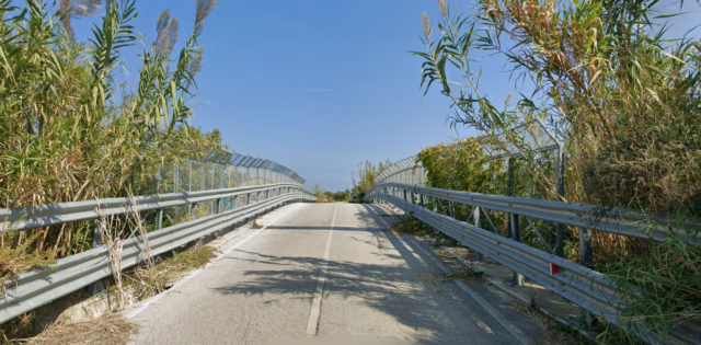 Lavori al ponte sul Canalbianco, scattano le sanzioni: dieci verbali in tre giorni