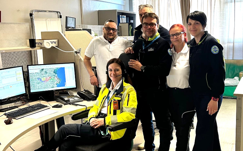 La mamma sviene a causa di una fuga di gas: bimbo di 4 anni la salva con l’aiuto del 118