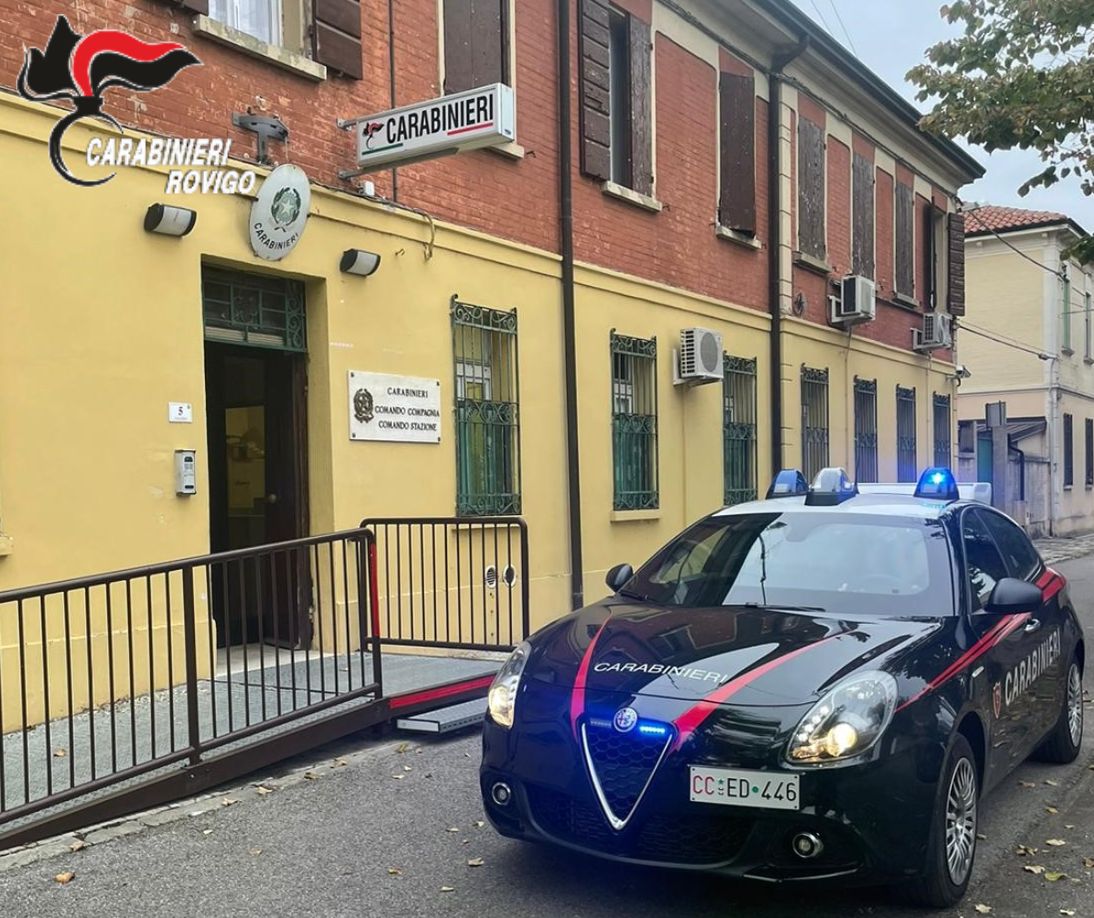 Castelmassa, rubano un gommone e lo mettono in vendita online: denunciati un 64enne e un 48enne