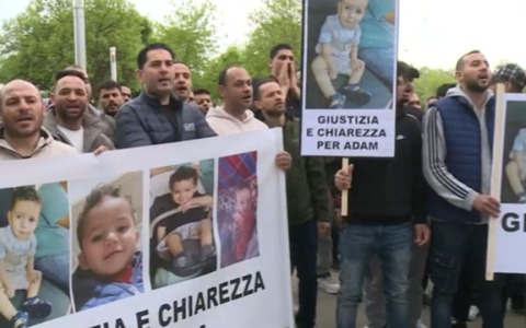 Manifestazione per Adam: si chiede chiarezza sulla morte dopo l’intervento chirurgico